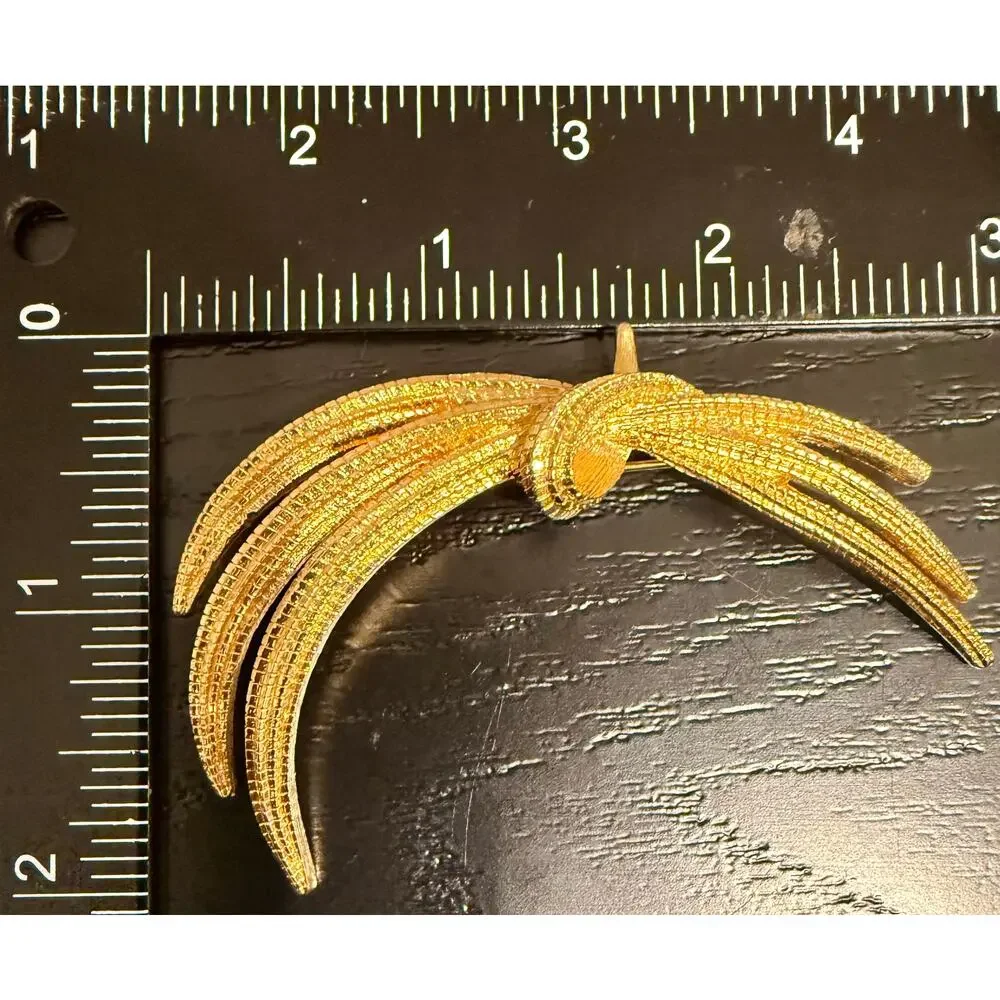 Vintage Signed Monet Gold Tone Textured Spray Brooch